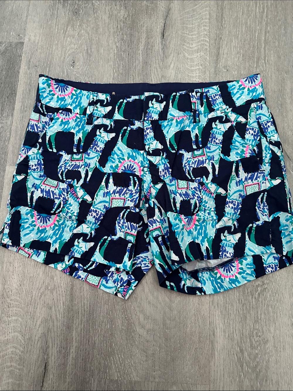 Lilly Pulitzer Callahan Stretch Shorts Lama size 4